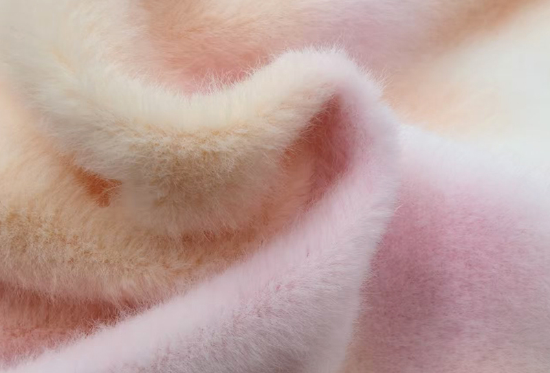 550mg 160cm 欧貂扎染毛绒面料适用于抱枕 550mg 160cm 欧貂扎染毛绒面料适用于抱枕