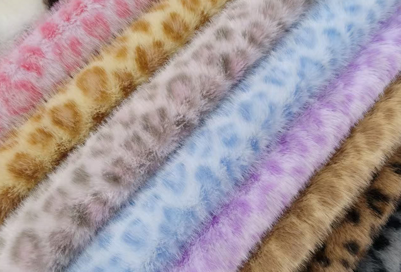 700mg*170cm 小金貂印花豹纹毛绒面料适用于包包/衣服